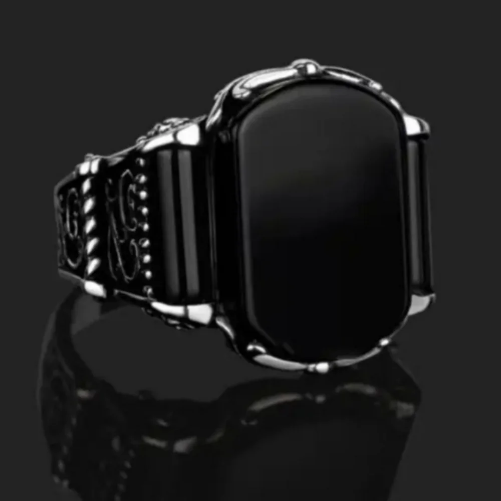 boutique elegant black